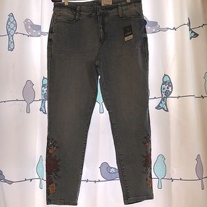 NWT Skinny Floral Ankle Jeans